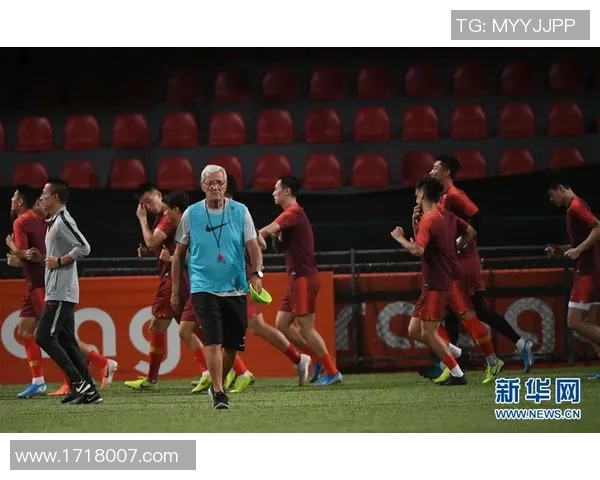 网络天才挑战足球明星的智慧与技巧谁能胜出引发热议