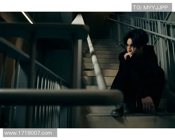 足球明星们的烟熏妆造型大赏展现个性与魅力的时尚风格