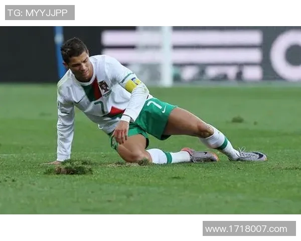 足球明星浪漫爱情壁纸精选展现激情与梦想的完美结合